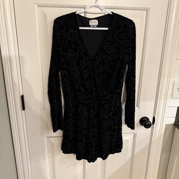 ANTHROPOLOGIE Saylor The Rebecca Black Velvet Floral Burnout Belted Romper 31861 - Picture 5 of 13